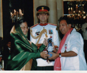 36891_438182807743_647307743_6230201_3969706_n